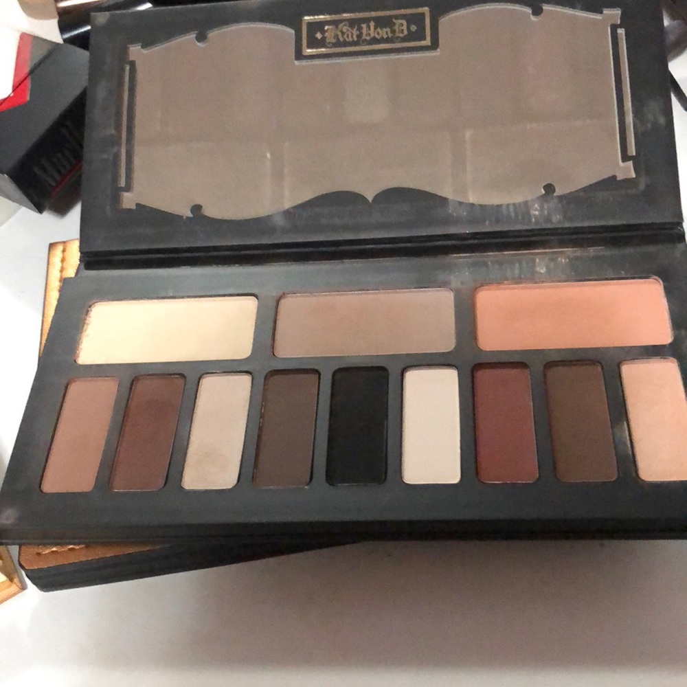 Kat VonD shade and light eye shadow